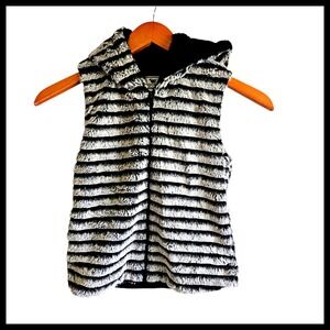 Widgeon‎ Kids Faux Fur Vest Hooded Black and White Striped Sleeveless S Small
